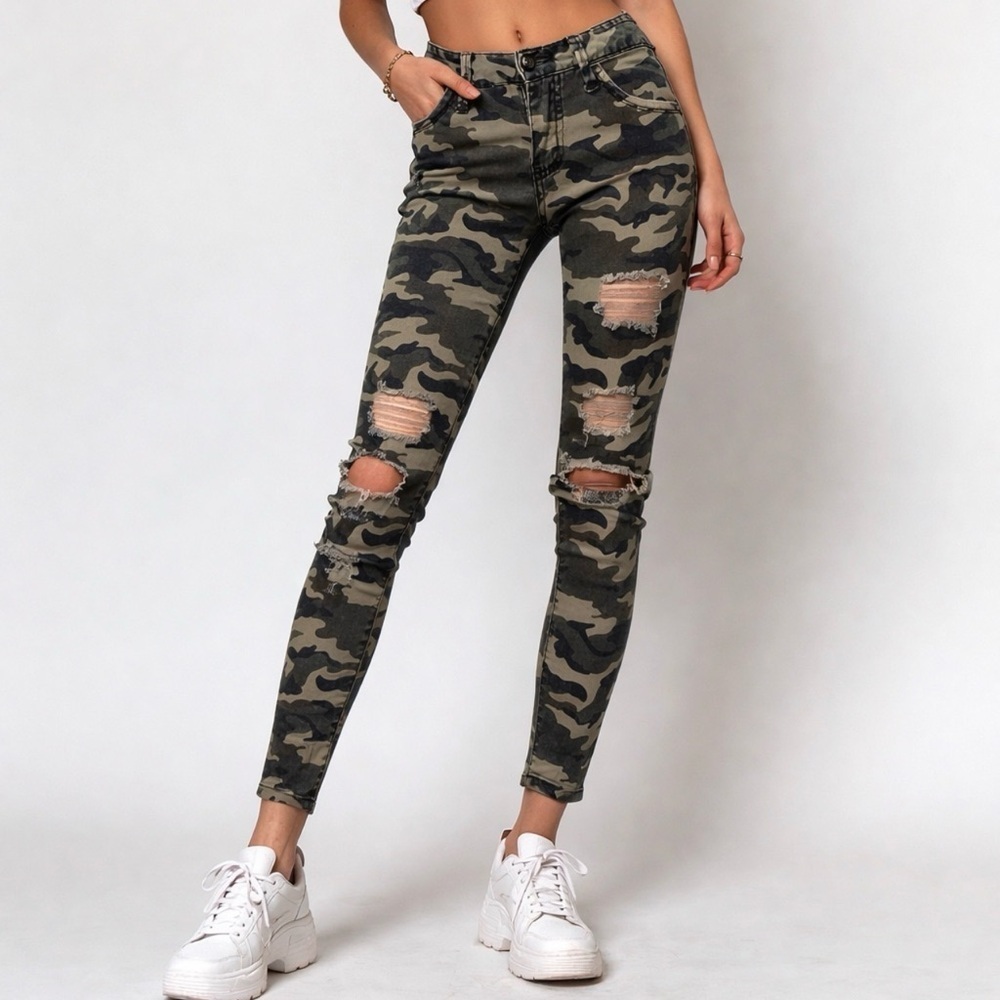 Miley Cyrus Camo skinny distressed Jeans mid rise SZ 5 - Picture 1 of 10